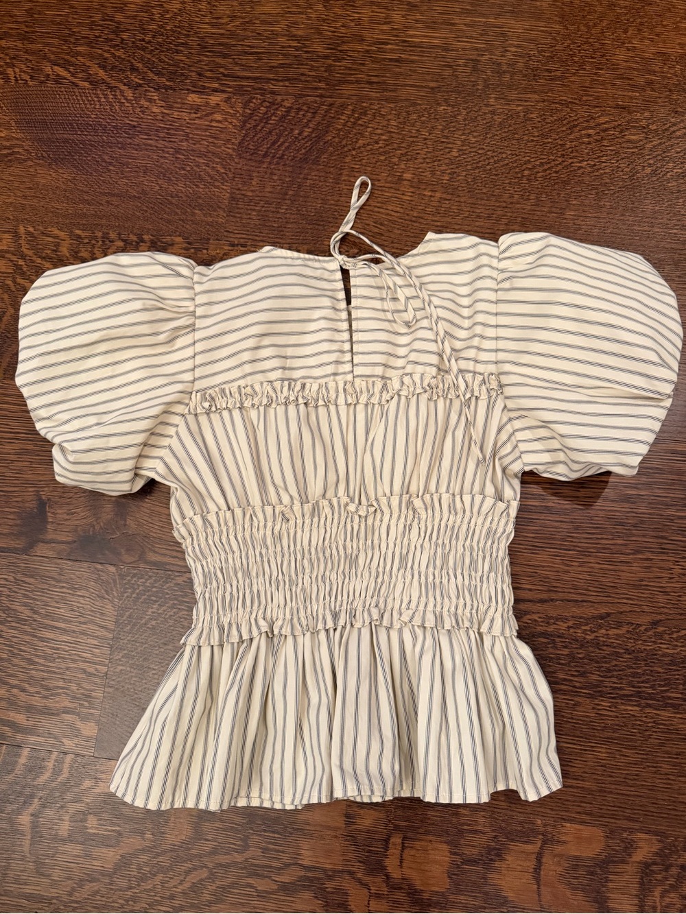 En Saison Azra Puff-Sleeve Peplum Top - Picture 6 of 6